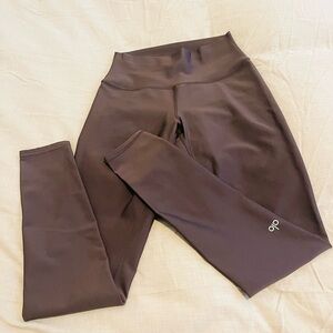 ALO YOGA Airlift High-Rise Leggings